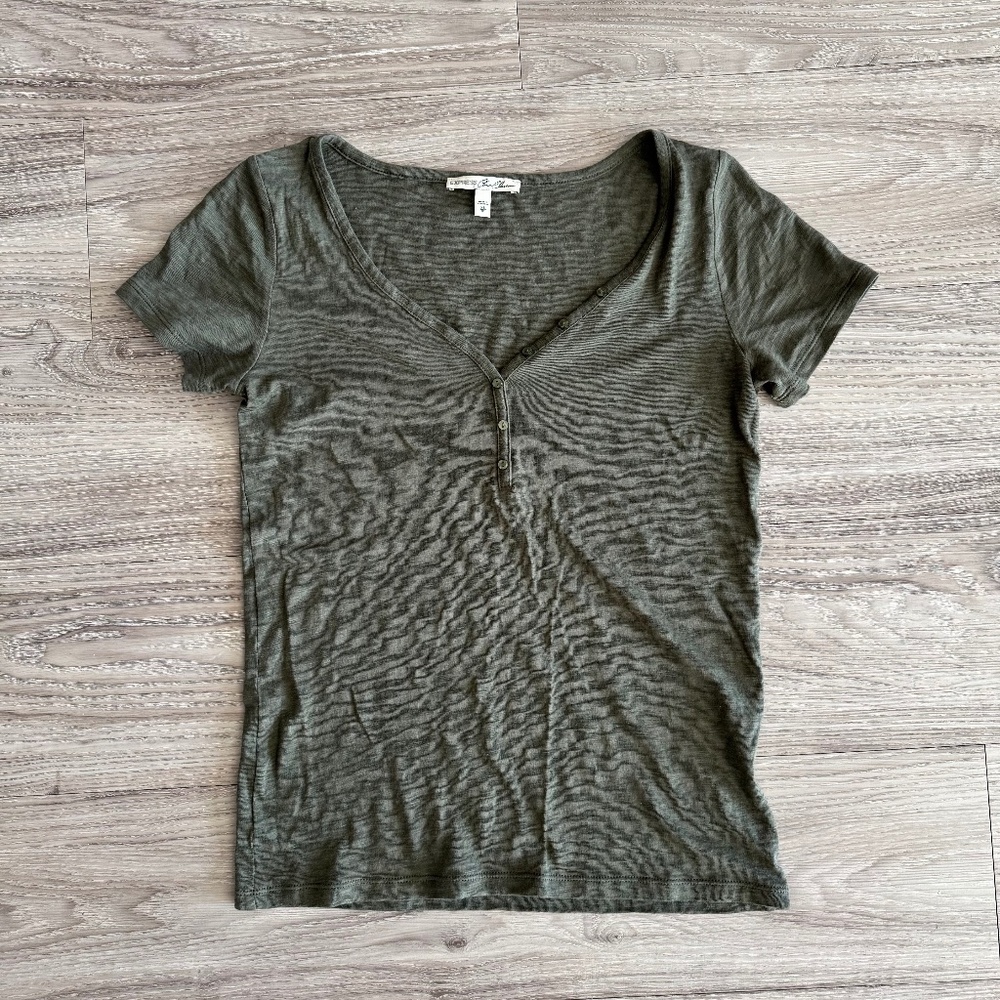 Express One Eleven Green Fitted T-Shirt – Size XS